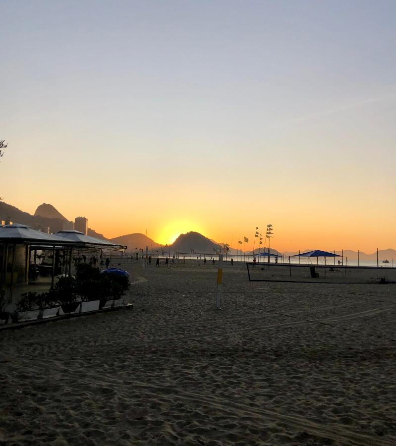 Copa Beach Home - Copacabana Posto 4 Quadra Da Praia リオデジャネイロ エクステリア 写真